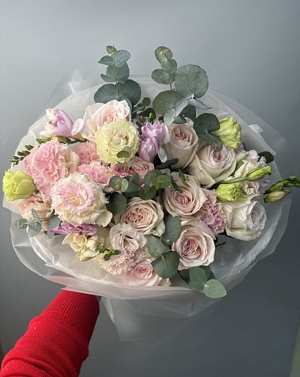 Нежный букет из пионовидных роз и эустомы с доставкой по Астане