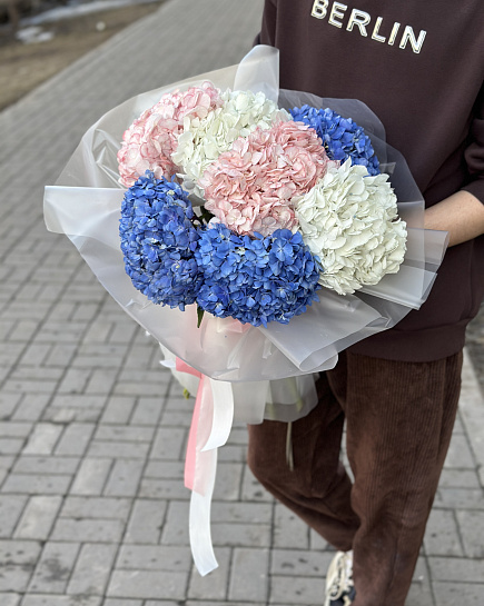 Bouquet of 7 hydrangeas flowers delivered to Astana