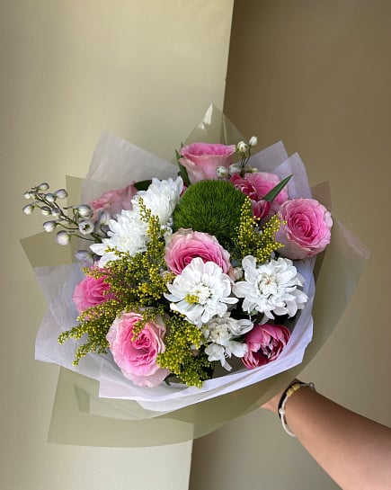 Букет: розы, хризантемы, гвоздика и ещё 1 вид with delivery to Astana