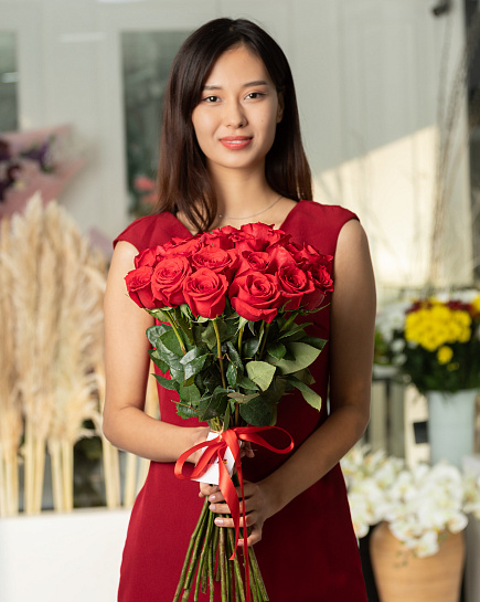 Букет из 25 красных голландских роз 50 см с доставкой по Алматы