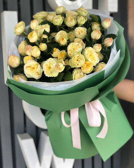 Bouquet of bush roses with delivery to Almaty