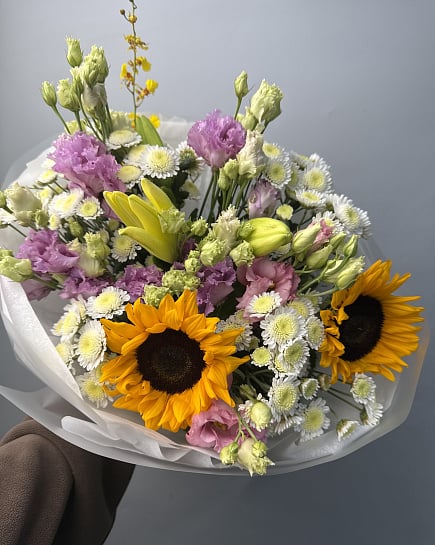 Солнечный микс с подсолнухами и эустомой с доставкой по Астане