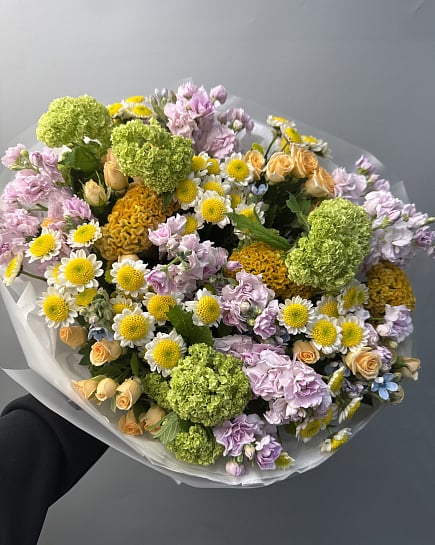 Солнечный микс с маттиолой и хризантемами с доставкой по Астане