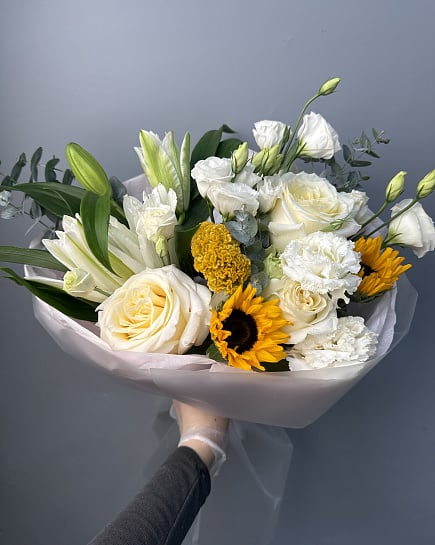 Солнечный микс с розами и подсолнухами с доставкой по Астане