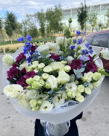 Белый букет с эустомой и розами с доставкой по Астане