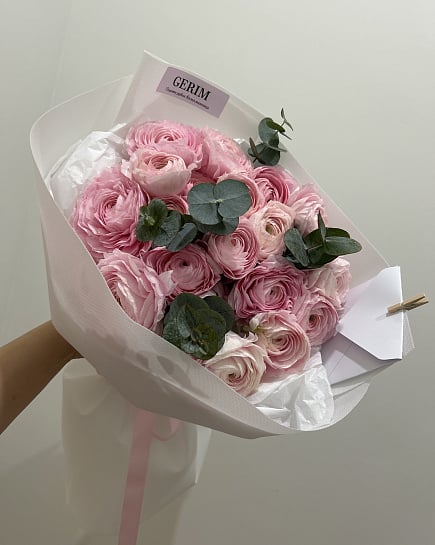 Розовое очарование ранункулюсов с доставкой по Астане