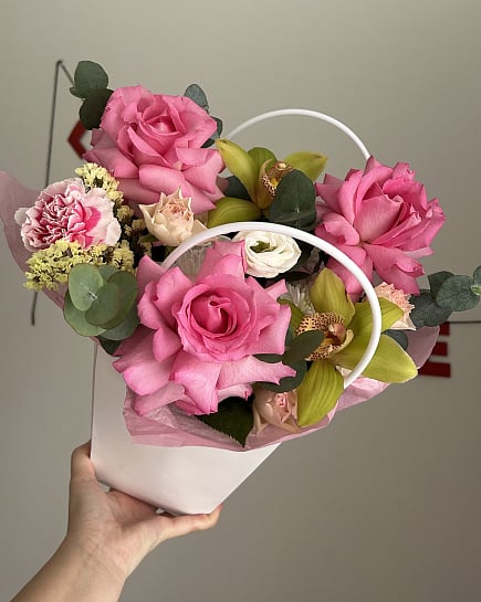 Композиция в сумочке с доставкой по Астане