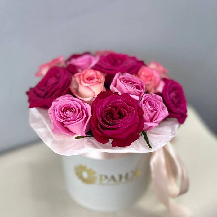 Bouquet of 15 mix roses in a box in Almaty