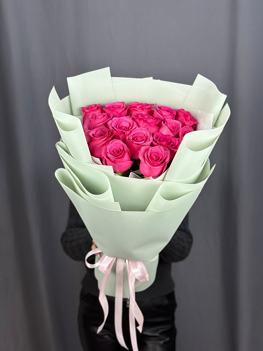 15 bright roses 50 cm