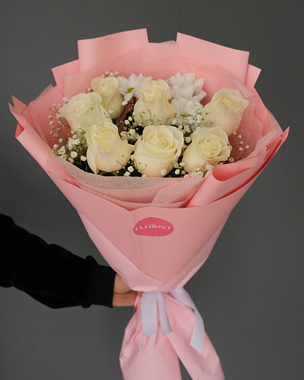 Букет из белых роз, гипсофилы и хризантемы с доставкой по Таразе