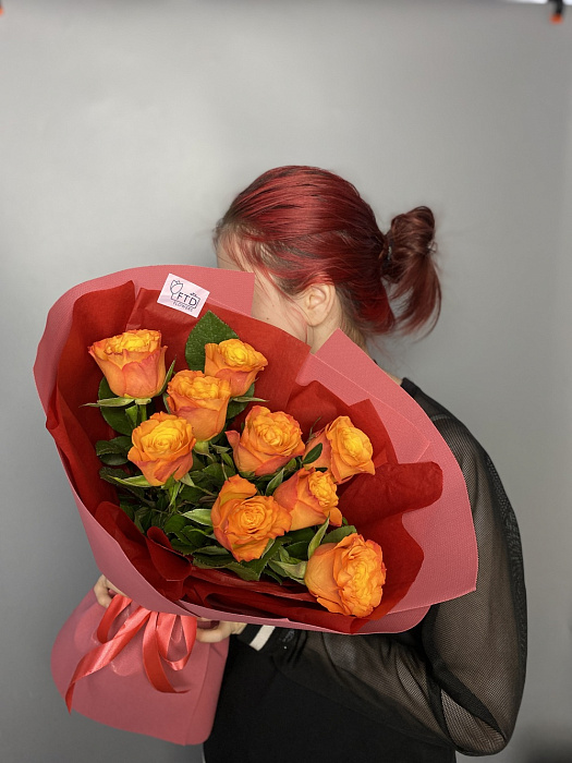 9 orange roses 40-50cm