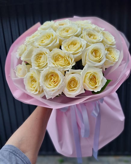 Белоснежная классика из роз with delivery to Almaty