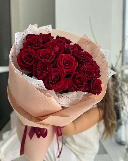 Моно букет с красными розами с доставкой по Астане