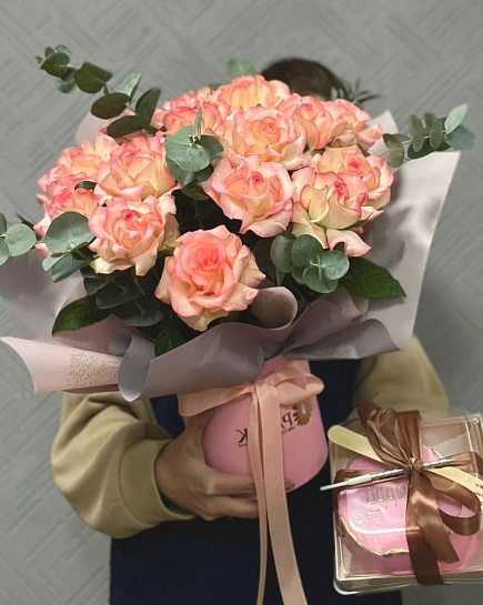 Bouquet of 11 French roses in a box + Bento cake with delivery to Almaty