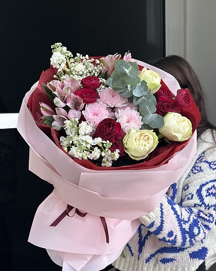 Большой круглый букет роз и хризантем with delivery to Astana