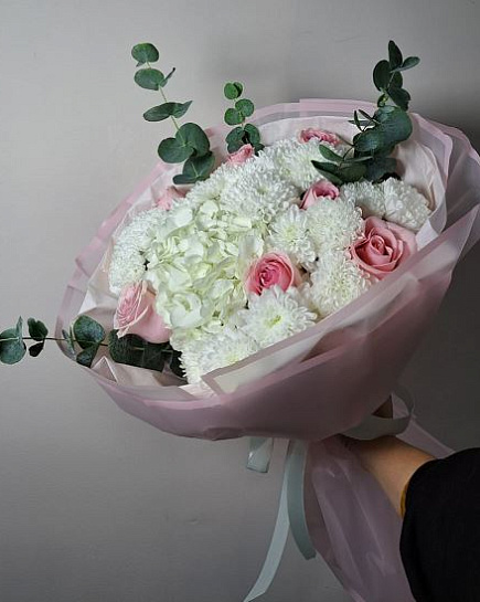 Bouquet of hydrangeas, roses and chrysanthemums with delivery to Almaty