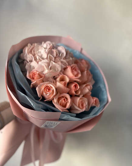 Delicate bouquet of roses and hydrangea with delivery to Astana