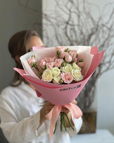 Букет «MONO» из кустовых роз с доставкой по Астане