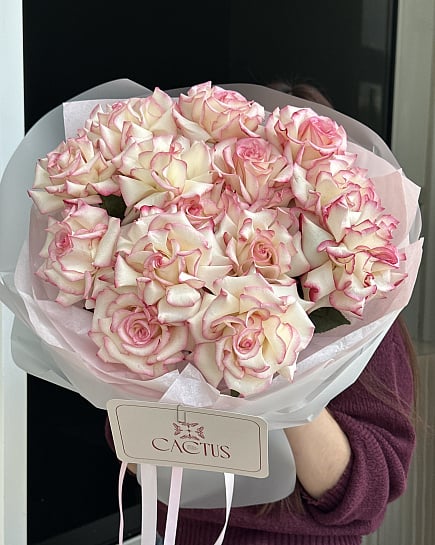 Большой круглый букет розовых роз with delivery to Астане