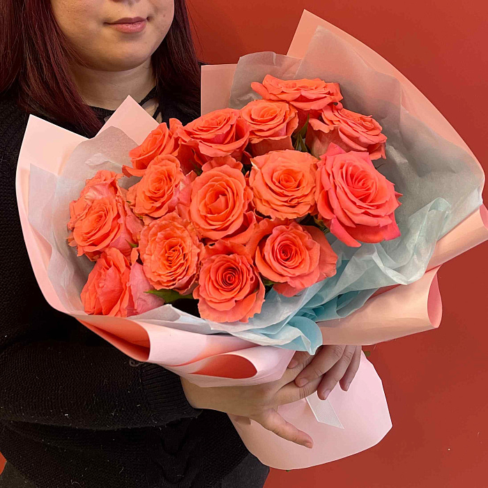 Mono bouquet of 15 coral roses