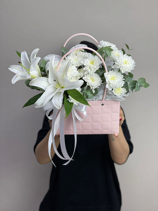 Handbag with lily