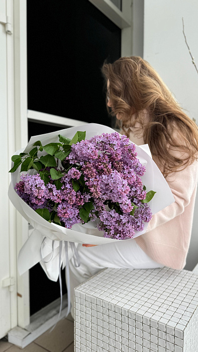 Monobuette with lilac Monobuette with lilac