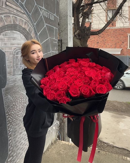 51 red roses with delivery to Taraz