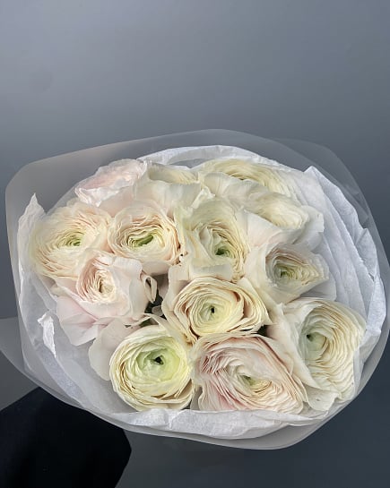 Ранунклюсы в букете 13 шт  с доставкой по Астане