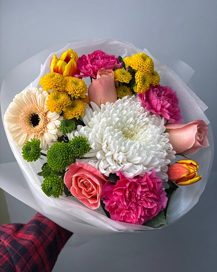 Яркий букет из роз, тюльпанов и гербер с доставкой по Астане