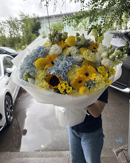 Большой круглый букет с гортензиями и герберами с доставкой по Астане