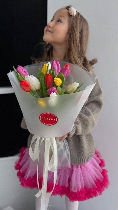 Mix bouquet of 15 tulips Mix bouquet of 15 tulips