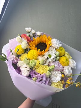 Солнечный микс с подсолнухом и эустомой