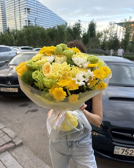 Солнечное настроение с хризантемами и розами с доставкой по Астане