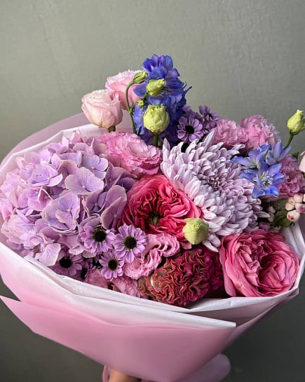 Розовый фиолетовый синий круглый букет с гортензией с доставкой по Астане