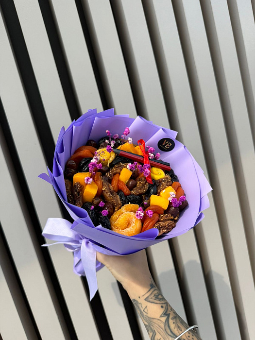 Dried fruit bouquet for Knowledge Day