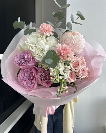 Зефирная нежность с пионовидными розами с доставкой по Астане