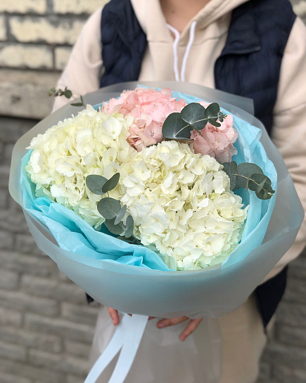 Bouquet of hydrangeas with delivery to Almaty