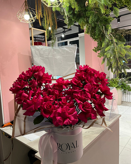 Bouquet of Composition of Dutch roses in the shape of a heart flowers delivered to Aktau