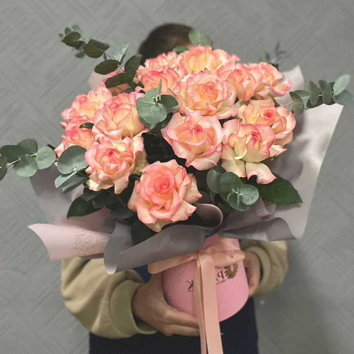 Bouquet of 17 French Roses