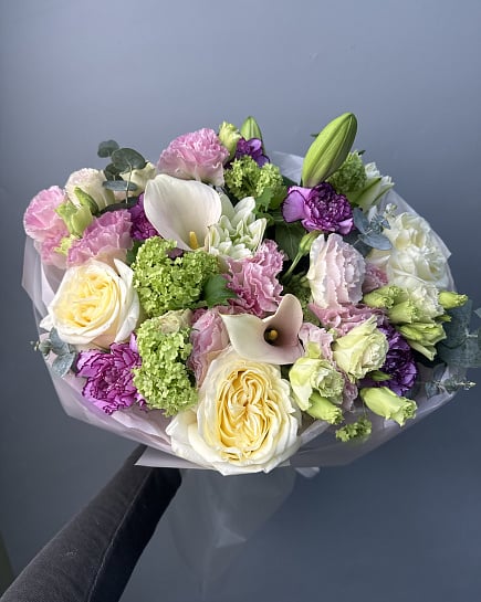 Пастельная гармония с каллами и пионовидными розами с доставкой по Астане