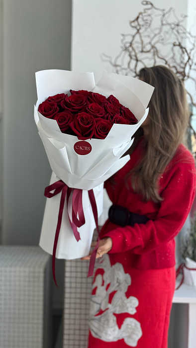 Моно букет из красных роз RED (13 шт)