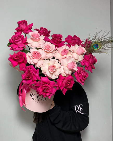 коробка из французских роз  с доставкой по Усть-Каменогорске