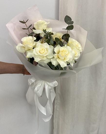 Bouquet of 7 French roses with eucalyptus flowers delivered to Astana