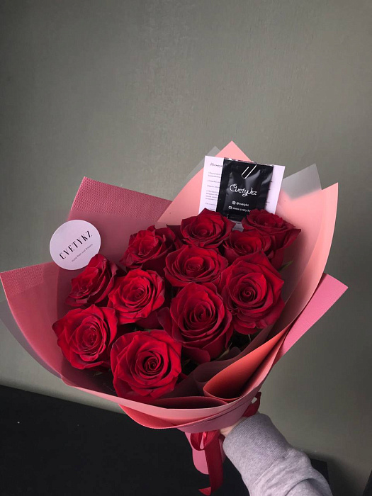 Букет цветов из 11 роз (оттенок на вкус флориста)