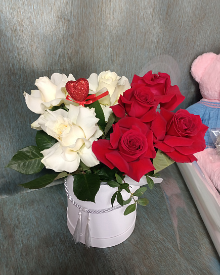 Bouquet of rose box flowers delivered to Kostanay.