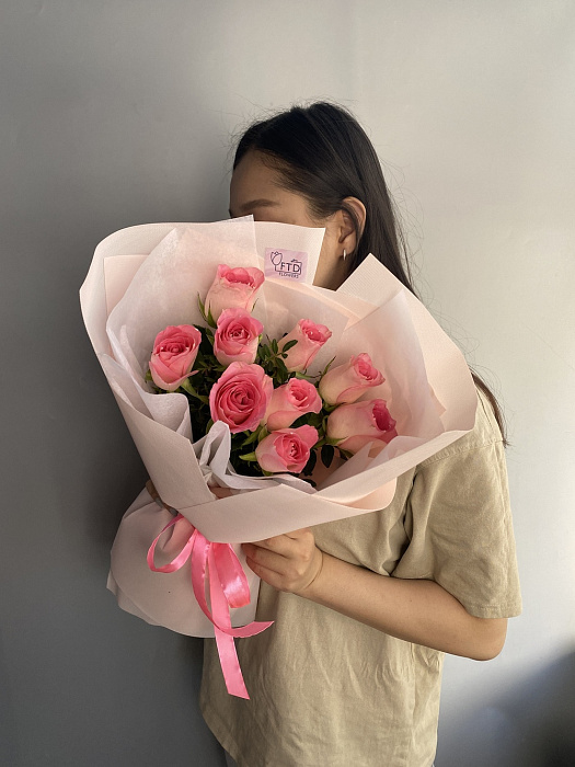 9 pink roses 40-50cm