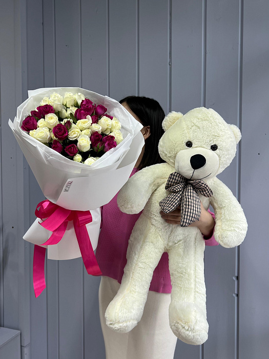 Combo of 11 spray roses and Nester bear 80 cm