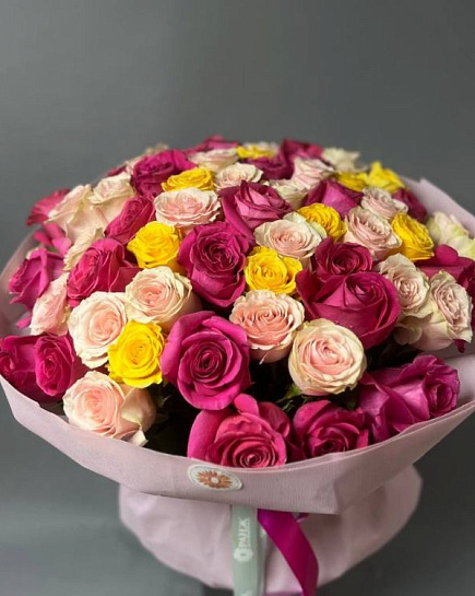 Букет из 65 голландских микс роз  с доставкой по Алматы