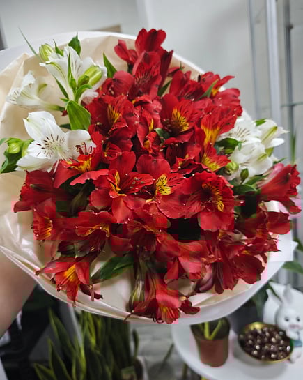 Яркий микс из альстромерий с доставкой по Алматы