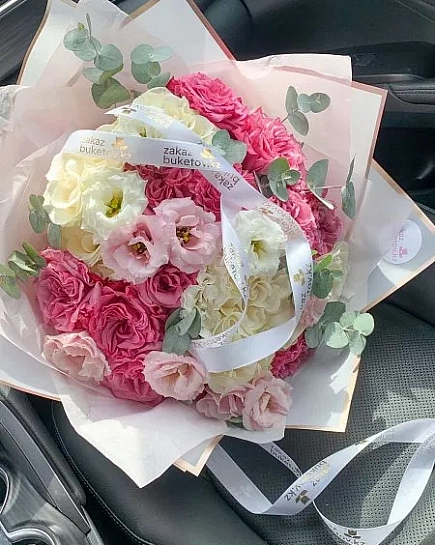 Букет "Нежное сердце" из роз и лизиантусов с доставкой по Астане